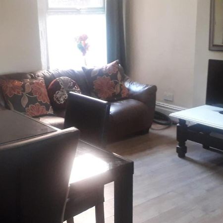 Bright Home Guest House Манчестер Экстерьер фото